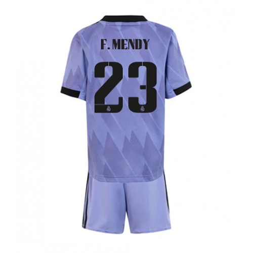 Real Madrid Ferland Mendy #23 Bortedraktsett Barn 2022-23 Kortermet (+ Korte bukser) Real Madrid Ferland Mendy #23 Bortedraktsett Barn 2022-23 Kortermet (+ Korte bukser)